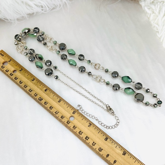 Beautiful weighted, silvertone, colored reflective, bead costume, long necklace - Picture 9 of 9